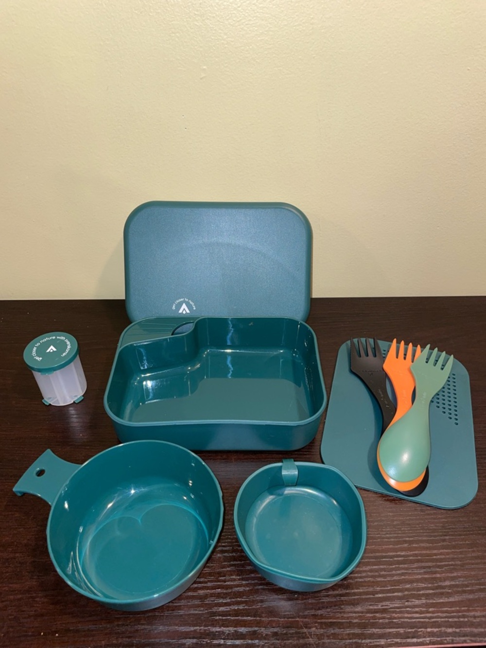Teal Camping Dinnerware Set With Orange & Black Utensils